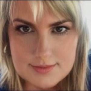 Meet your Posher, Leona